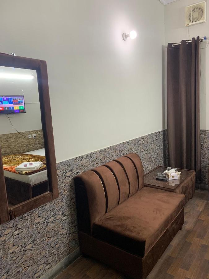 Eden Plus Executive Hotel لاهور المظهر الخارجي الصورة